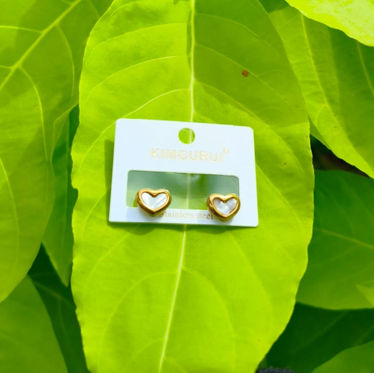 White Shell Heart Fashion Earrings