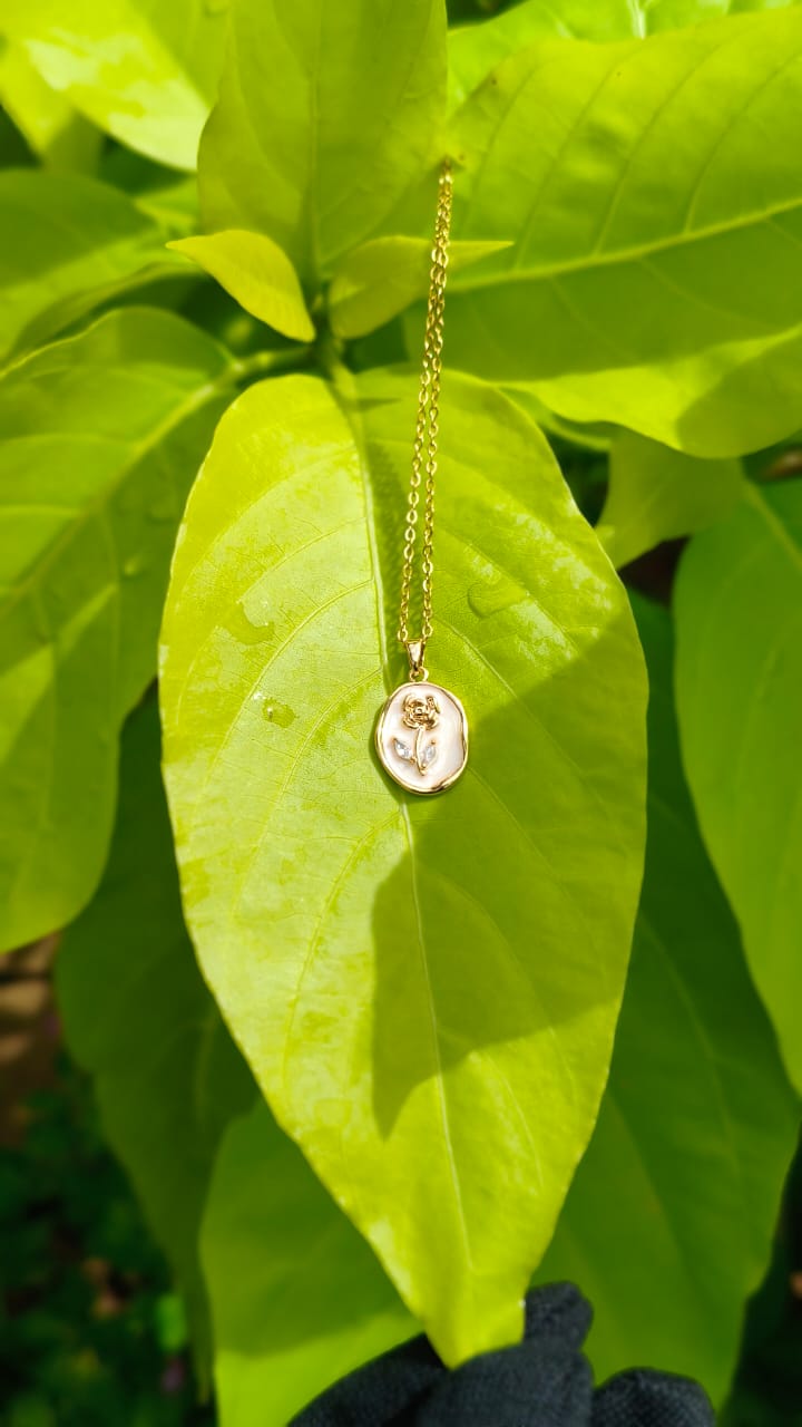 The  Vintage Rose Pendant